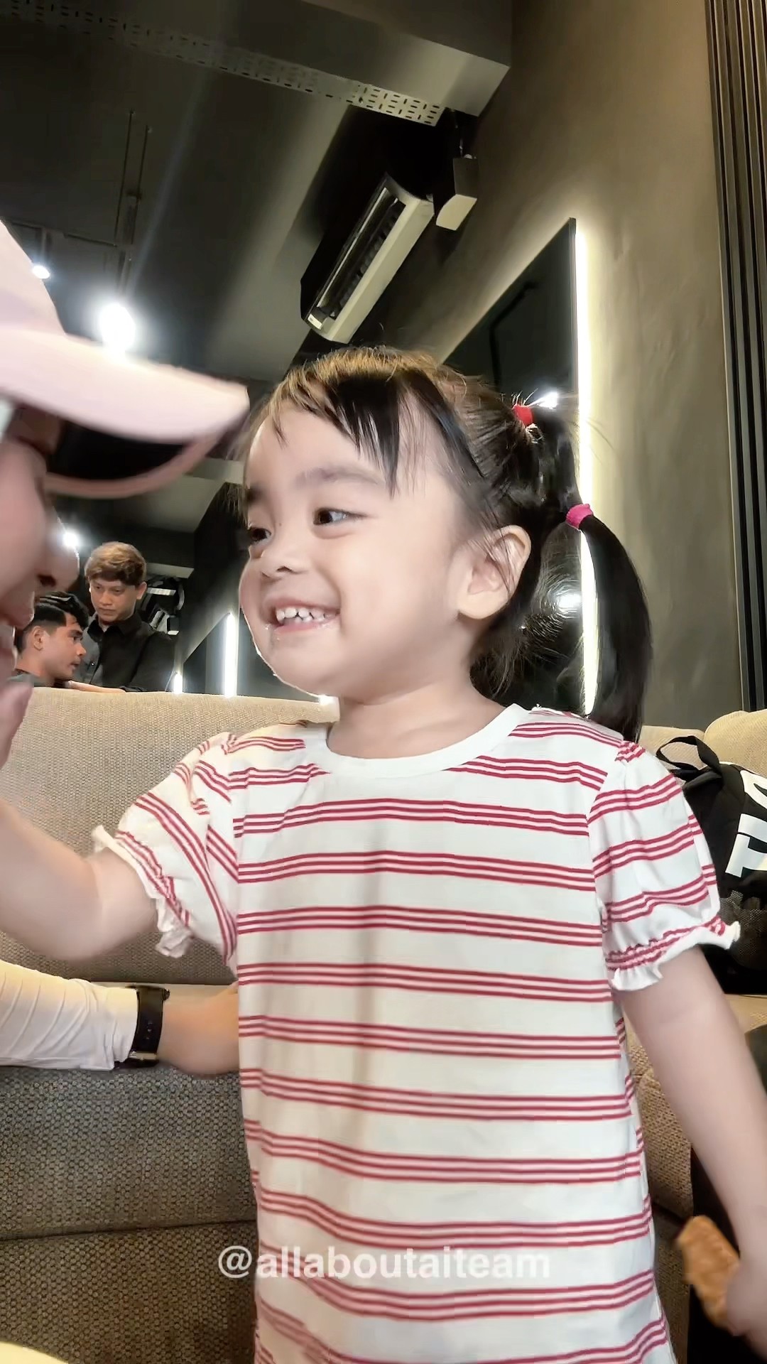 Ayden Asyik Nak Lari Je, Ayla Pula Kasi Tepuk Pipi Kakdah Tu HAHHAAHA ? #aylaayden #aifaridah